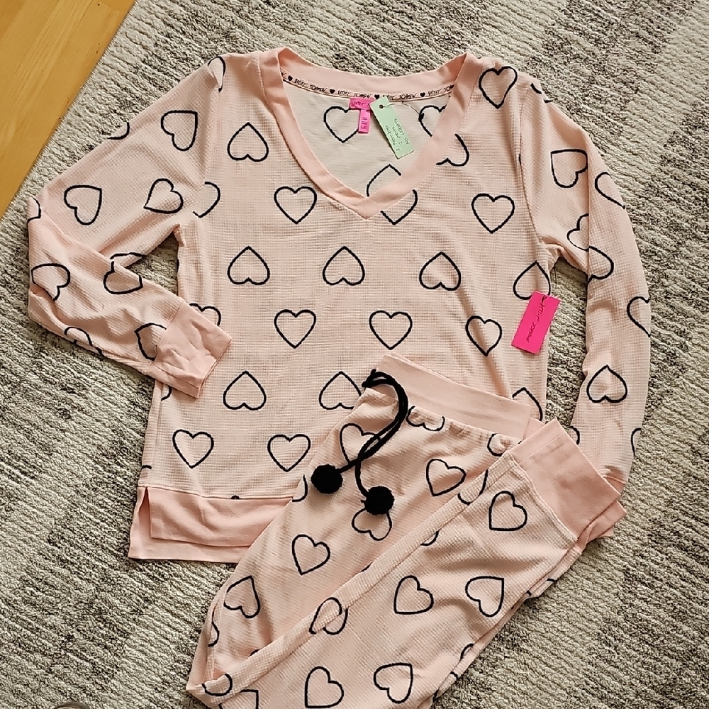 Betsey Johnson 2 Piece Heart Print Pajamas Size Large